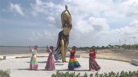 shakira statue unveiled where